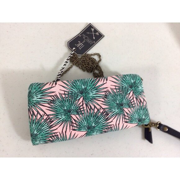 Twig and Arrow Crossbody Wristlet Brass Chain Purse Bag NEW - Picture 7 of 7